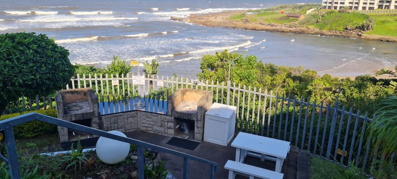 Aride 4 Awesome View Of Uvongo Main Swimming Beach From Communal Braai Area Маргит Экстерьер фото